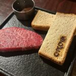 Haruka Momokawa Instagram - 新宿うしどしに行ってきました🐃❤️ とにかく、贅沢すぎちゃうくらいお肉やウニやイクラがたくさん食べれてもう幸せすぎました🫣🫣🫣 海鮮とお肉ってこんなにも人間を幸せにできるんだね❤️ お店もすごく素敵な雰囲気で居心地が良くお酒も美味しくて…☺️☺️☺️ この #お肉ケーキ は #お祝い事 の #サプライズ などでは全人類が喜んでくれると思うので大切な人を連れて行ってあげてね☺️ #PR #焼肉うしどし #新宿焼肉 #新宿ディナー #東京焼肉 #新宿グルメ
