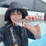 Haruka Momokawa Instagram - 今日は蒲谷丸さんに仕立てでアジ釣りに行ってきました🎣 友達とかみんなで行く釣り楽しいいいい〜✊❤️ いっぱい釣られてくれて感謝です！！！！！！！ でも、もっと釣りたいからまた行くの🤭❤️ 美味しそうなアジたくさん釣れて大満足🤭🤭 #蒲谷丸 #サンスポ #金沢八景 #釣り #アジ #アジ釣り #仕立て #釣りガール #釣り好きと繋がりたい #釣り好き #japanesegirl #idol