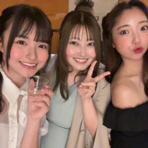 Haruka Momokawa Instagram - 昨日はめろんちゃんの結婚パーティーに参加してきました🍈🍈🍈🍈

めろんちゃん大石先生ご結婚おめでとうございます☺️👏

そして、めろんちゃんのお陰で怪傑トロピカル丸、純情トロピカル丸、青春トロピカル丸のメンバーに久々に会えてみんなであの時はどうだったとかいろんな話して…🫣私は純情メンバーとは最後の方しゃべれずにいれたから大人になって会えて話して笑えて本当によかった！！！！！

こんなにも、みんなが集まるのもめろんちゃんの人柄だし、本当にみんなに再会させてくれて感謝❤️❤️❤️

共に青春を過ごしたみんなとはこれからも仲良くしたい😉😉😉😉

またみんなに近々会えますように☺️
そして、めろんちゃんお幸せに🍈💚

 #めろんちゃん結婚おめでとう #怪トロ #怪傑トロピカル丸