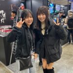 Haruka Momokawa Instagram - #釣りフェスティバル にいつもお世話になってるサンスポのスタッフさんと行ってきました🙆‍♀️❤️ デビュー当時一緒に仕事してた鈴原ありさちゃんにも10何年ぶりに会えて嬉しかったし、今度釣り教えてもらいたいなぁ〜🥹❤️ #釣りフェスティバル #釣り #フィッシングショー #釣りガール #鈴原ありさ #百川晴香