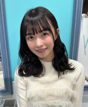 Haruka Momokawa Instagram - 明日から始まるBetyの #メガトンツアー に向けて @may_shibuya_8_4 さんで髪の毛綺麗にしてきてもらいましたっ💇‍♀️❤️

いつもみーちゃん @mizuki_hair_0619 ありがとうね🥰

27日の東京ファイナルの日もメンバーみんなでお願いするんですっ🤭❤️

みーちゃんのヘアセット可愛いし本当に理想通りにやってくれるからおすすめです❤️❤️❤️❤️

 #May #渋谷美容室 #渋谷ヘアメ #ヘアーアレンジ #アイドル #japanesegirl
