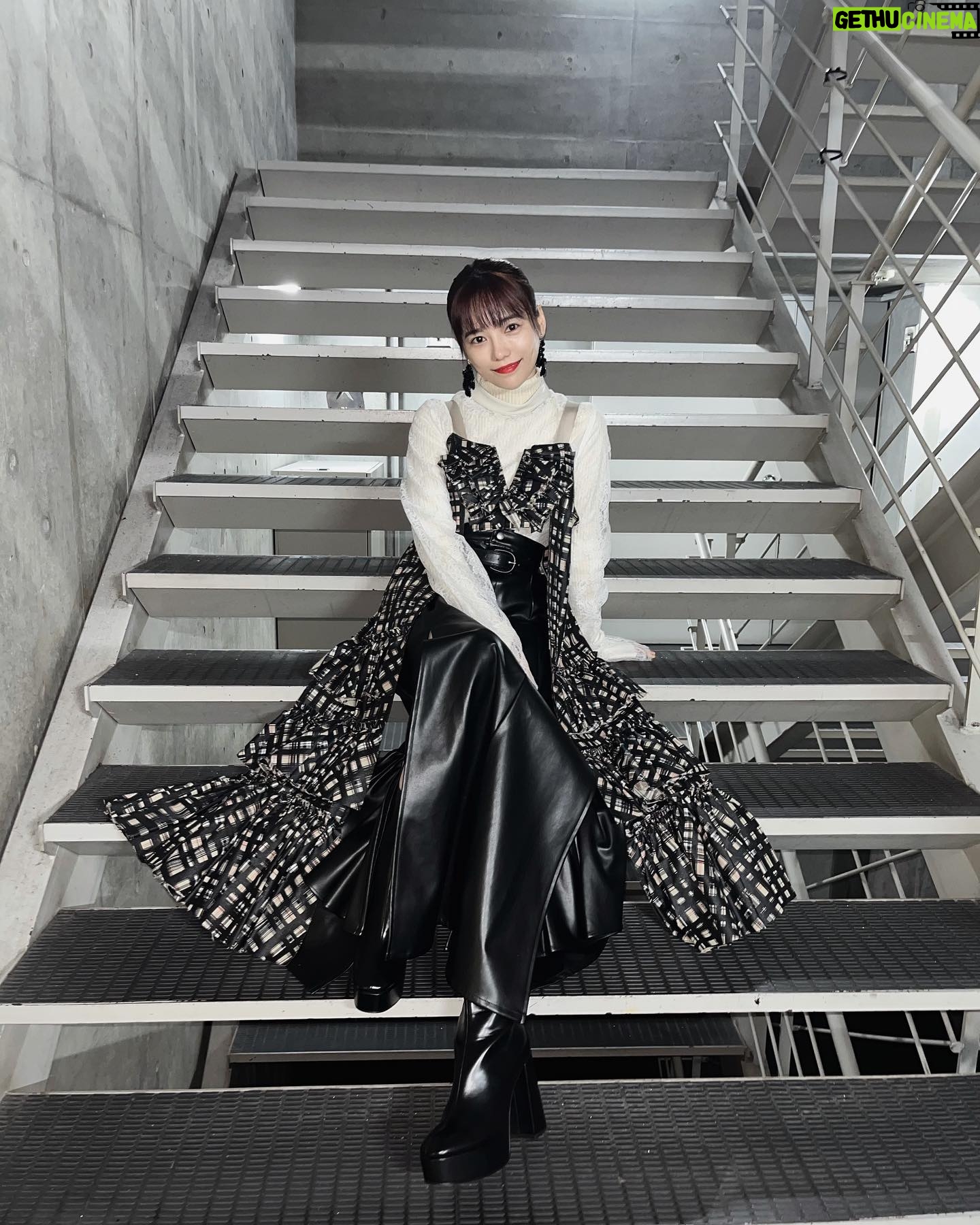 Haruka Shimazaki Instagram - π€π©Άπ€ H&M @nobusawahitoshi Stylist @hao_yoshienunoda