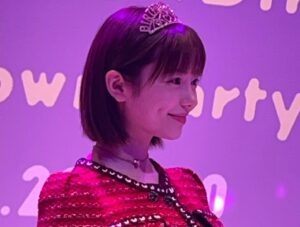 Haruka Shimazaki Instagram - はっぴーばーすでーとぅーみー🎂

Dress @mrselfportrait 
Accessory @chanelofficial 

#ぱるふく