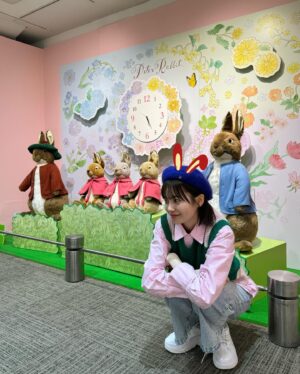 Haruka Shimazaki Instagram - かわいいの渋滞🐰🍰🎀

#ピーターラビット
#peterrabbit