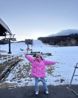 Haruka Shimazaki Instagram - ☃️
Stylist @yuikurose 
H&M @mana_oha