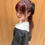 Haruka Shimazaki Instagram - ファンの方に頂いたクロミちゃんと偶然全く同じスタイルで、クロミちゃんと運命感じた日😈🖤 リボンはマネージャーさんが付けてくれたの！🎀 Dress @dreamsisterjane Thank you so much for the lovely gift 🎄 Shoes @miumiu #ぱるふく