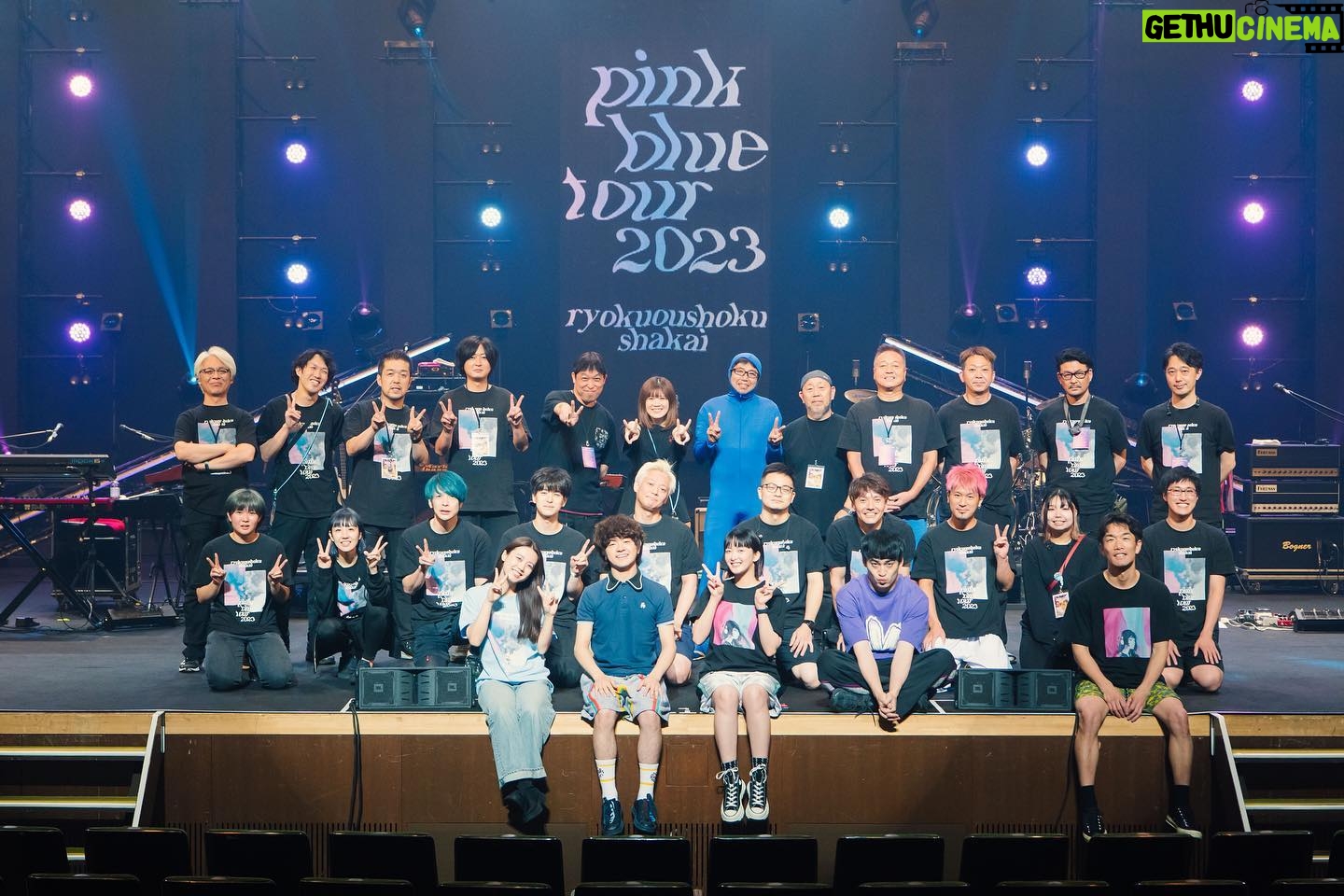Haruko Nagaya Instagram - ツアーが終わりました 【pink blue tour 2023】 全17都市20公演 3年越しのみんなの声 震えるほど嬉しかったです 満ち足りている また新たな夢も発表されましたし フェスにイベントに今後もいっぱい また一緒にライブしようね どの公演も思い出たくさんだ ありがとう 過去一であっという間なツアーだったなあ シャトルランツアーでもあったしね 文字通り駆け抜けたなあ じゃね、またね