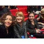 Hasibe Eren Instagram – “Yılbaşı Gecesi” nden bana kalan tatlı anlar ❤️ Filmi anlatmıyorum , tekrar tekrar izlemek isteyeceğiniz yine müthiş bir iş olmuş ⭐️ Fırtınalaaaar kopaarsa kopsuuun 🎶