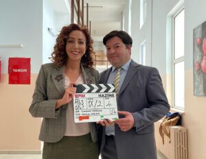 Hasibe Eren Instagram - Mesut ve Nurdan’la ilk tanışma 🌸 Yakında 🌟#hazine #hazinefilm  @bkmonline @caglar_corumlu