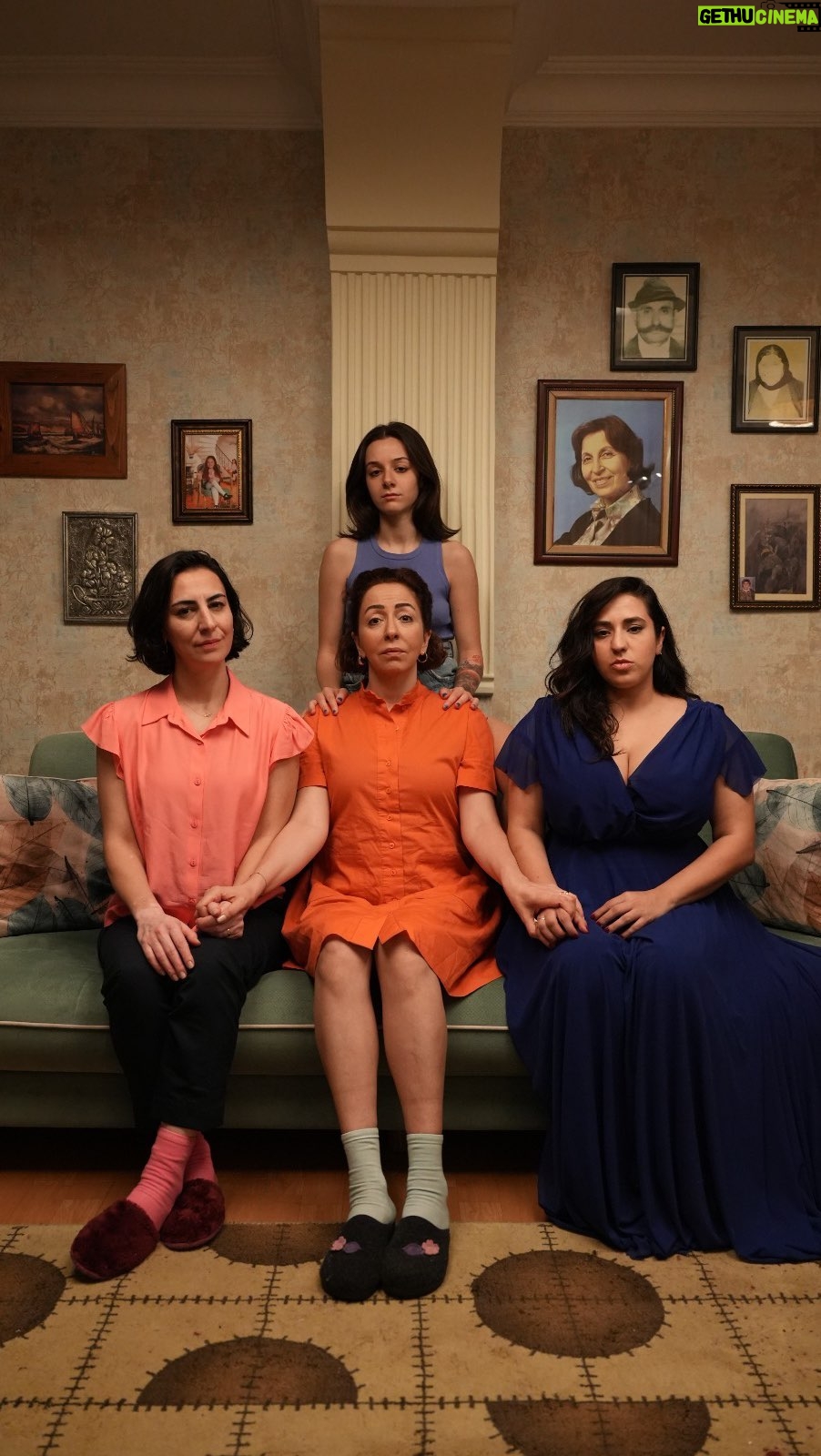 Hasibe Eren Instagram - Kısa filmimiz EN UZUN GECE Kasım’da @izmirkisafilmfestivali ‘nde 🎉 Written & Directed by @canmerdan_dogan Produced by @erkantaskirann @thegustavfilm Cast @mustafa_kirantepe @denizgorkemkaya @hasibeeren @tasciceren @ezjix @dilaydasun Co-producers @sd.durna @batuhanyalaz @ulkusolak DOP @sebastiandavidweber Editor @dorikkaya Original Music @batuhanyalaz Sound Design and Mix #OnanKaragözoglu Production Designer @osman8namso Colorist @jamesnorman 1st Assistant Director @renallahverdiyevaa Script Consultant @bilge.serdar Art Director #GörkemCanbolat Make up and Hair Design @cigdemuzundag Gaffer #EserTuran Key Grip @selim_alan Location Sound @il_boy Production Manager @sadikdurnatr Set Decorator @alpereraydin Script Supervisor Ayşe Beren Oruç DIT @danyelozyazgann Backstage @neslihan_siligur PR @thisiszu Graphic and Poster Design @kutlaysindirgi Translation @barkytas