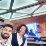 Hasibe Eren Instagram - @hakimatvdizi bu akşam @atvturkiye ‘de… Biz Cem kardeşceezimle sette 🌟