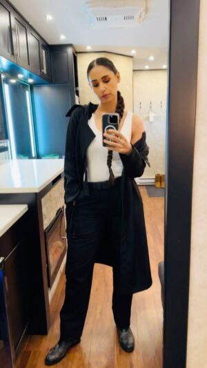 Hasleen Kaur Instagram - Something really cool I did few months ago! Can’t wait to share more with you all. #IshannaSiddhu #RuthlessBastards #comingsoon