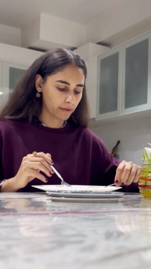 Hasleen Kaur Instagram - What’s your winter winding down routine this new year? Mine includes some serious wellness goals with @vitabioticsin 

Don’t let the cold dull your sparkle! Elevate your skin’s winter wardrobe with Perfectil for that unbeatable glow. ❄️🌹 #Perfectil #Vitabiotics #WinterRadiance #BeautyEssentials #winterskincare