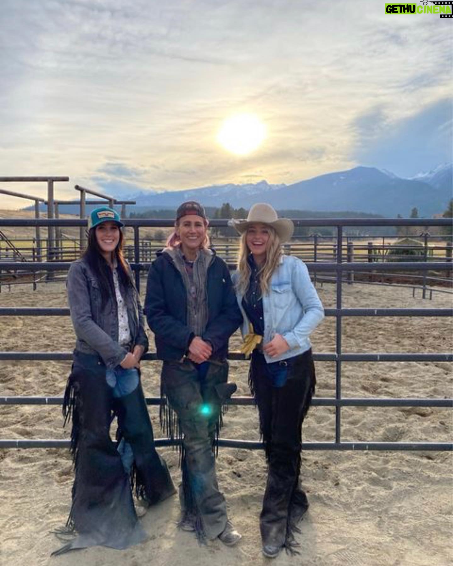 Hassie Harrison Instagram - @townandcountrymag was kind enough to do an article on my time shooting @yellowstone check out some of my favorite behind-the-scenes photos at the link in my bio. 🤘