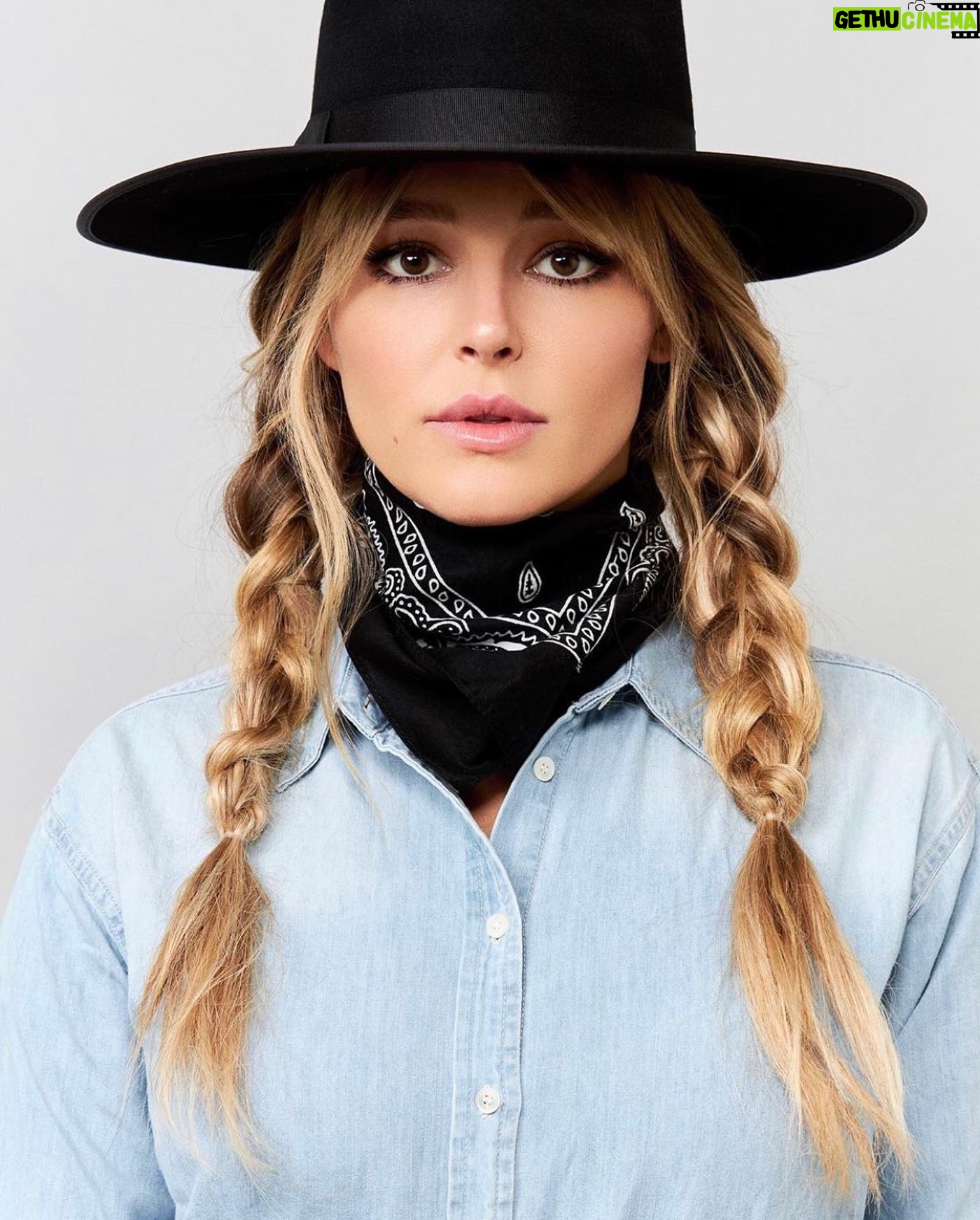 Hassie Harrison Instagram - thank you @maneaddicts for letting me live my best Texas hair life on this shoot. 🤘link in my stories