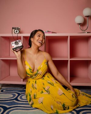 Haven Everly Instagram - Who else is excited to see the solar eclipse next week? 🌑👀

📸 by @dropfocus 

#filipina #filipino #spring #springbreak #smile #solareclipse #aprilvibes #summerdress #springfashion #photogram #solareclipse2024 #staytuned