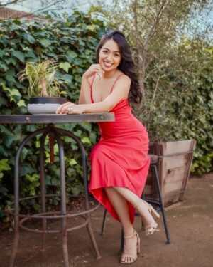 Haven Everly Instagram - What is one thing that made you smile today? 😄❤️

Photo📸 @dropfocus 

#filipina #filipino #smile #photography #monday #mondayvibes #positivity #appreciation