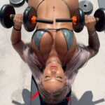 Hayley Davies Instagram - Will you spot me ? ☺️ #fitnessmotivation #workoutroutine #miami