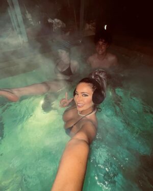 Hayley Davies Instagram - Life be like 🔥🙃☺️ #lifeupdates #explore