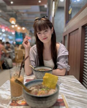 Hayley Woo Instagram - Though my heart is home, but my tummy is missing the boat noodles.. 🥲

📸 @joeythew