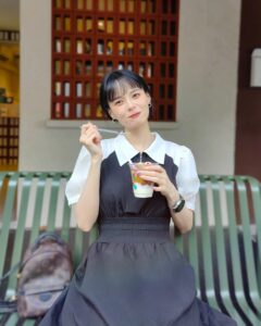 Hayley Woo Instagram - 😋 最近觉得自己很幸福 虽没做啥特别的事情 但是特豁然开朗快乐 有时别想太多也不错 若别去跟其他人比较 简简单单的过也可以 因为当你离开这世界 所有你觉得很重要的 东西一个也带不走呀 所以，何必呢？ 📸 @jiaqiwoo