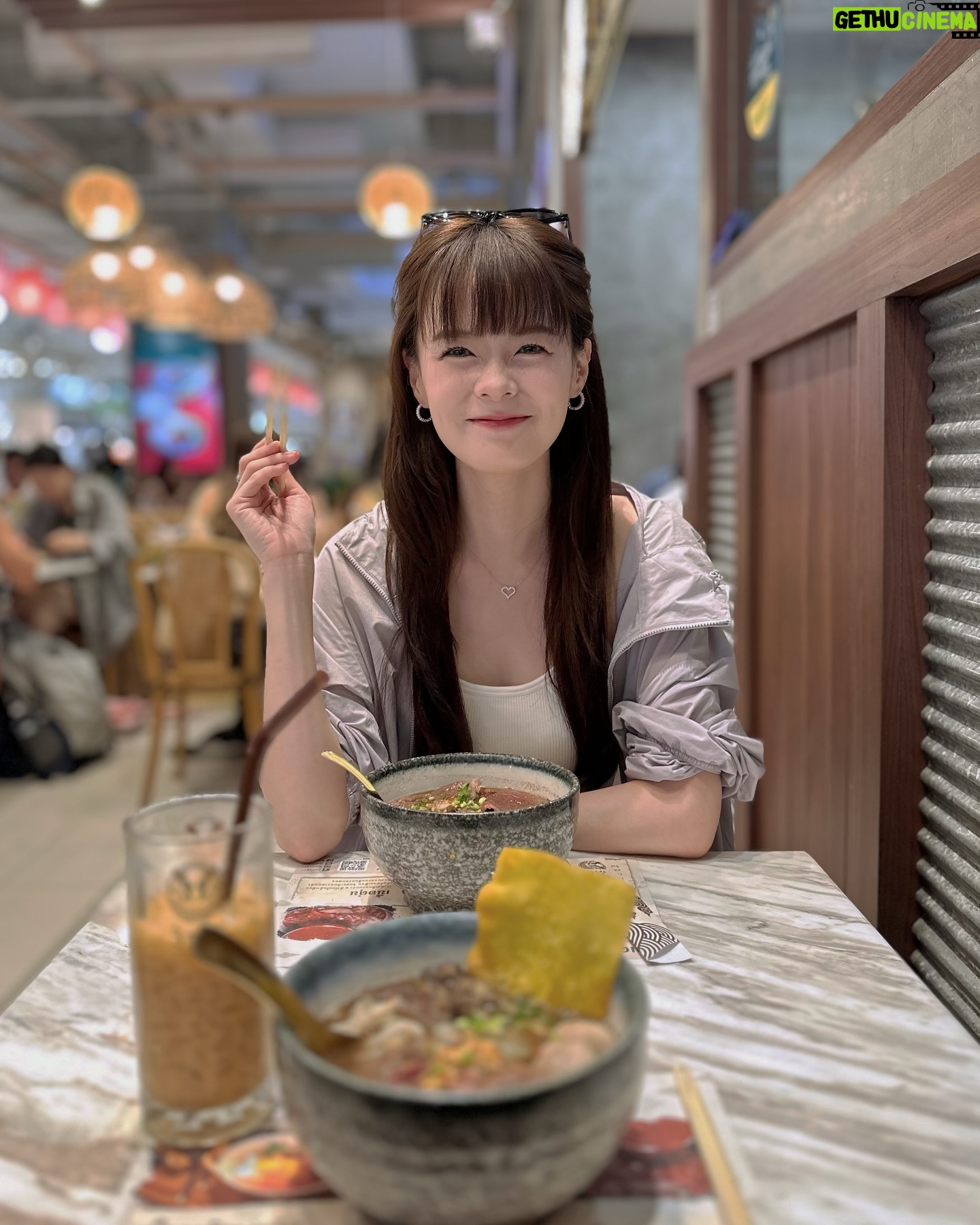 Hayley Woo - 3 Likes - Though my heart is home, but my tummy is missing the boat noodles.. 🥲
📸 @joeythew