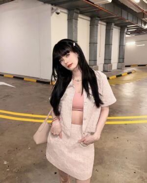 Hayley Woo Instagram - Wassssup 💗

📸 @jiaqiwoo