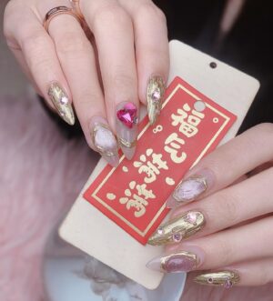 Hayley Woo Instagram - 2024我要暴富！
Thank you @princessscottage for this lovely set of CNY nails!
