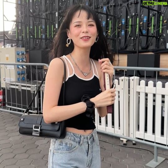 Hayley Woo Instagram - I N V U 😁 . . . . . 📸 @jiaqiwoo