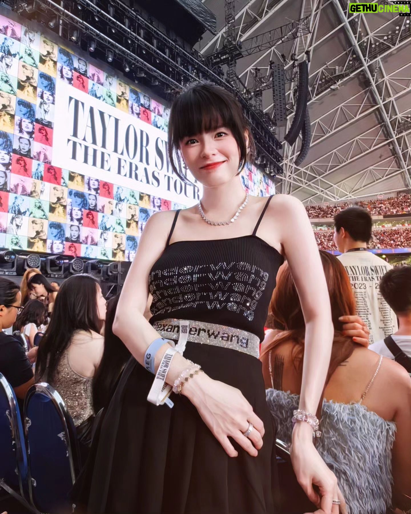 Hayley Woo - 3 Likes - THE ERAS TOUR - An absolute dream came true!
Such a magical night! 🥰
@taylorswift thank you for coming to Singapore.
You are so so so amazing and fantastic to watch!
Here are some of my fav songs!
Teared a lil when Enchanted was sung. 🥺
I LOVE YOU TAY TAY 🫶🏻