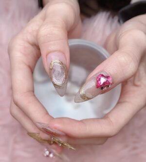 Hayley Woo Instagram - 2024我要暴富！
Thank you @princessscottage for this lovely set of CNY nails!