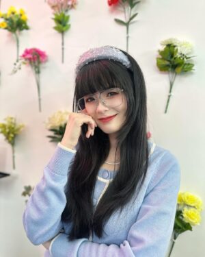 Hayley Woo Instagram - 朋友们眼中的我～
难得出门一次，必须打扮起来！🤓

📸 @zoelle___ @nataliecsy @l.t.n.k