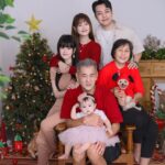 Hayley Woo Instagram - From #WooWooFamily to you: Merry Christmas! 🎄