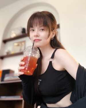 Hayley Woo Instagram - 🥤