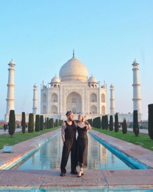 Hazal Benli Instagram - 🩵
“Life and love are not two. They are one and the same. Love is the substratum of all that we do, feel, hear and see, including the whole creation. It is the purest form of energy and it alone has the power to transform.” - Mata Amritanandamayi