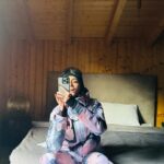 Hazal Benli Instagram - I wanted to put Dominik Eulberg’s “The Space Between Us” in this dump, but i couldn’t. 🫠💜