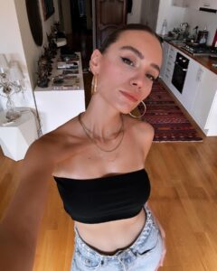 Hazal Benli Instagram -