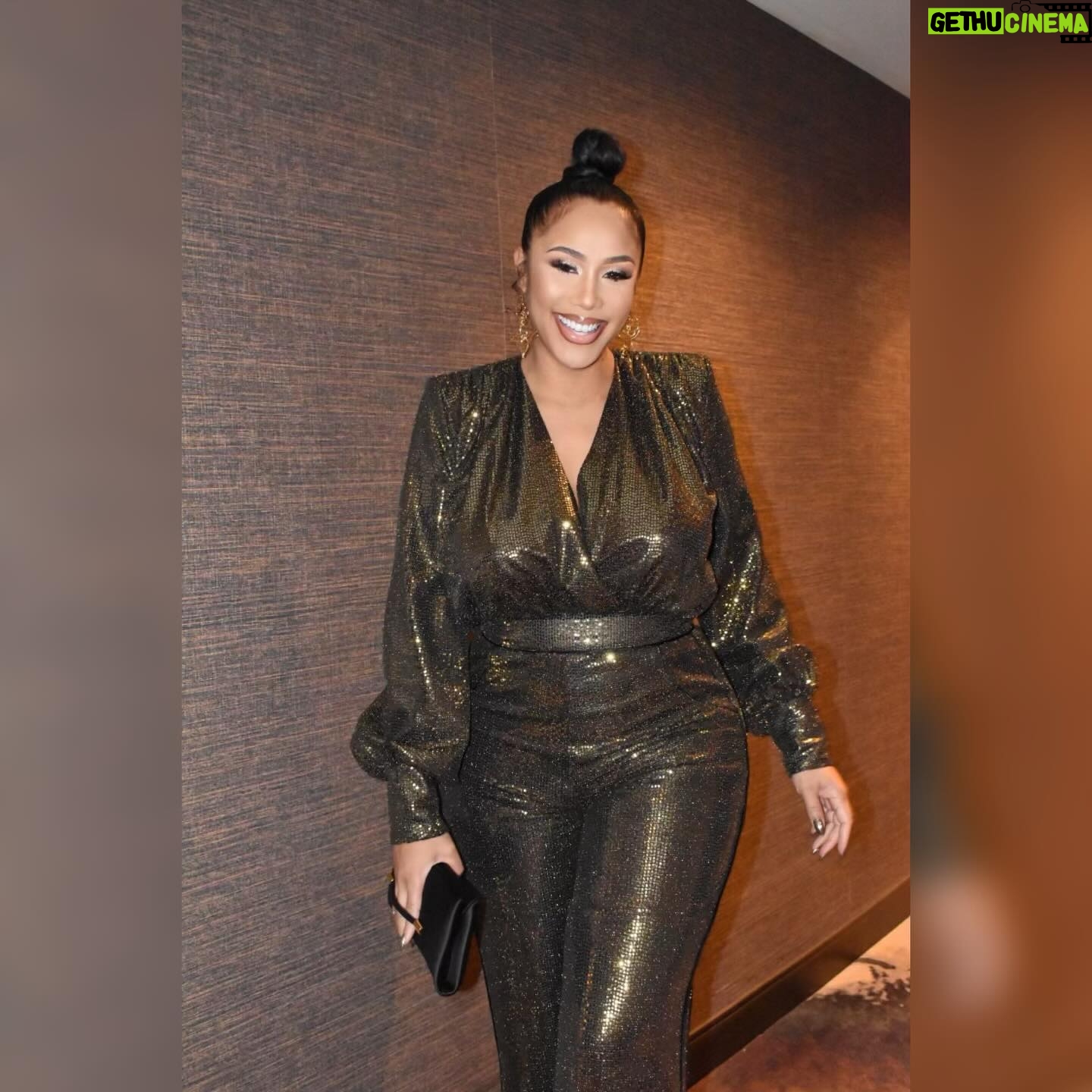 Hazel Renee Instagram - ✨HunnyBee🍯 Mami First Day Out {nye}✨ Pray The Vibes Always Súper Litty #AllSmiles Started The Year Aligned With Some Of My Faves❤️ MUA: @makeupbymyia 📸 @shotsbyaaliyah_ SN: HunnyBee🍯 did ya girl right