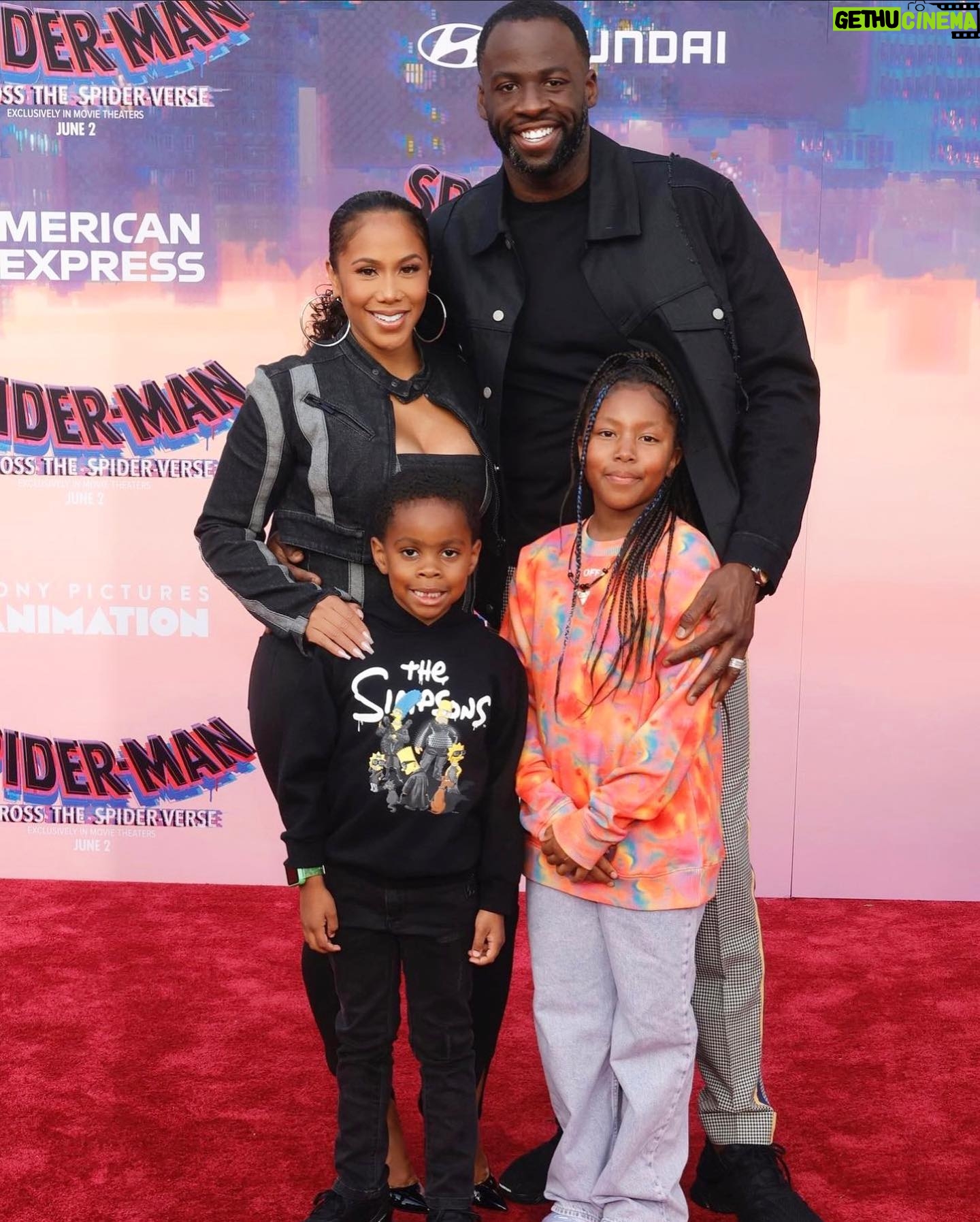 Hazel Renee - 52.4K Likes - Cool Parents…Even On A School Night😝💚 @money23green And I Had A Blast Taking The Big Kids Olive & DJ To The #AcrossTheSpiderVerse Premiere!Thank You To Our Fam @deontaylor @roxanneavent & @sonypictures For Having Us! PLEASE Support This Amazing Diverse Cast & Film!!! 🕷️🕸️
MU💄: @briamakeup