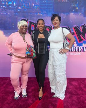 Hazel Renee Instagram - Cool Parents…Even On A School Night😝💚 @money23green And I Had A Blast Taking The Big Kids Olive & DJ To The #AcrossTheSpiderVerse Premiere!Thank You To Our Fam @deontaylor @roxanneavent & @sonypictures For Having Us! PLEASE Support This Amazing Diverse Cast & Film!!! 🕷️🕸️
MU💄: @briamakeup