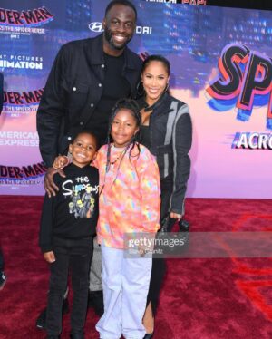Hazel Renee Instagram - Cool Parents…Even On A School Night😝💚 @money23green And I Had A Blast Taking The Big Kids Olive & DJ To The #AcrossTheSpiderVerse Premiere!Thank You To Our Fam @deontaylor @roxanneavent & @sonypictures For Having Us! PLEASE Support This Amazing Diverse Cast & Film!!! 🕷️🕸️
MU💄: @briamakeup