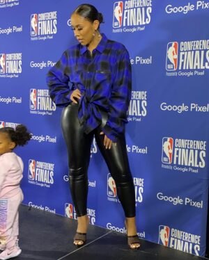 Hazel Renee Instagram - 💙For The Road Less Traveled…This Journey💛 FINALS BOUND BAYYBEEE Ya’ll Doing It! YOU Doing It!! Let’s Get It Mi Amor @money23green THEE BEST IN THE WEST 🥳🎉
#WesternConferenceCHAMPS #MissingOurBigGirlOlive 
#WeGoingToTheShipWhaWhaWeGoingToTheShip