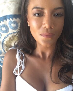 Heather Hemmens Instagram - Chill🤍♾🤍♾🤍 #PeaceIsPower #PeaceIsPriceless #PeaceIsAwakening