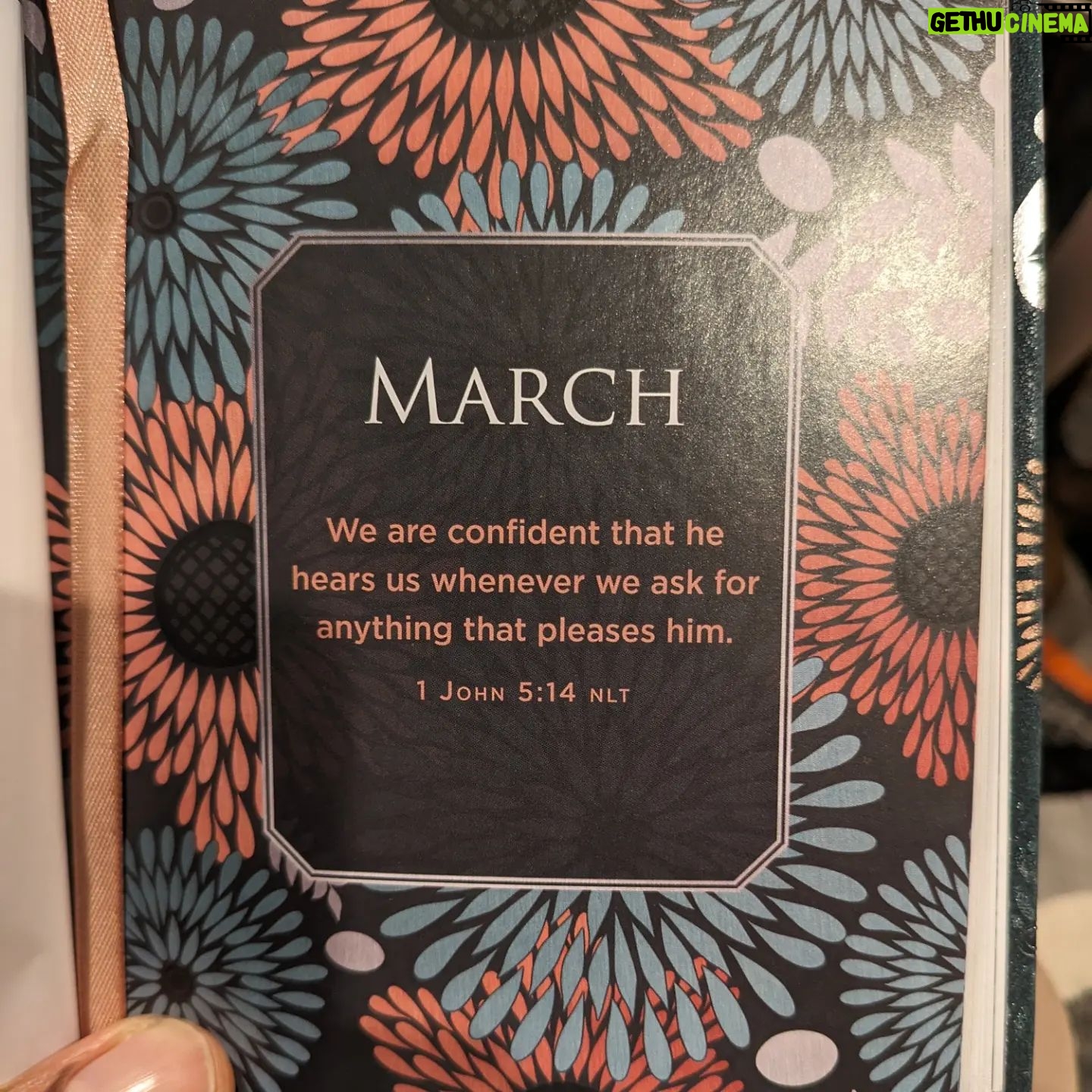 Heather B. Instagram - THANK GOD IT'S FRIDAY!!! THANK GOD IT'S TODAY!!! (Shout out to my guy Vinny!) THANK GOD IT'S A NEW MONTH! A NEW WALK! A NEW MARCH!!! A NEW HOPE!!! NEW MERCIES! NEW MIRACLES! GET READY!!!! GOD BEEN READY TO BLESS!!! AMEN!!! #THEHAPPYHOURWITHHEATHERB #THANKYOUGOD
