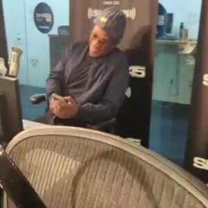 Heather B. Instagram - THIS IS HOW WE WARM UP for GAME TIME!!!! 

WE #SWAYINTHEMORNING 🤣🤣🤣🤣🤣

PERIOD! 

SHOUT OUT TO @realsway for being a hater! 

@itstracyg for her CAMERA SKILLS and @torchington for the hilarious facial expressions. 😂😂😂😂💚💛💚💛💚

#THEHAPPYHOURWITHHEATHERB 
#THANKYOUGOD