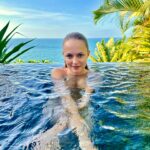 Heather Graham Instagram - Happy New Year !! ❤️❤️❤️❤️❤️❤️❤️