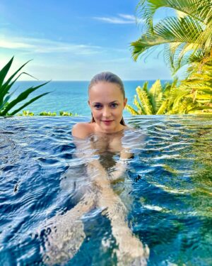 Heather Graham Instagram - Happy New Year !! ❤️❤️❤️❤️❤️❤️❤️