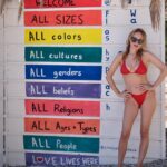 Heather Graham Instagram - Hot tomato girl summer 🍅🇬🇷❤️🍝