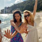 Heather Graham Instagram – When your bestie trip starts turning into a honeymoon 😆🇬🇷❤️🍦
@feministabulous