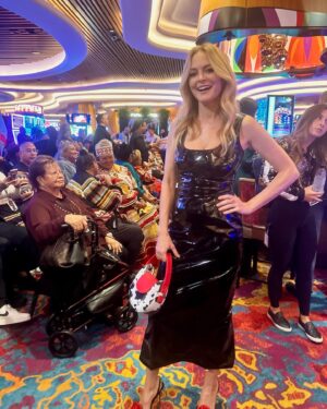 Heather Graham Instagram - Had so much fun celebrating #ANewEraofSeminoleGaming at the launch of craps, roulette, and sports betting in Florida. Also got to see @brunomars which was amazing! 💃 Thanks @officialhardrock & @hardrockholly 🎲🎰🎉